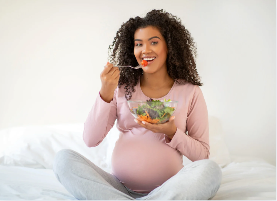 Bien manger avant bébé : et si tout commençait dans l’assiette ?