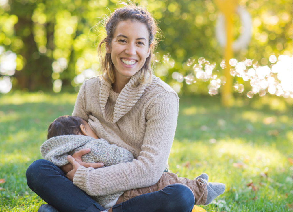 Allaiter en public : 5 conseils pour être à l'aise