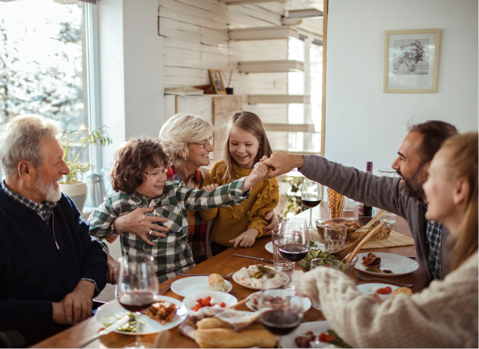 Noël quand on est enceinte ou jeune maman : conseils pour vivre les fêtes sans pression